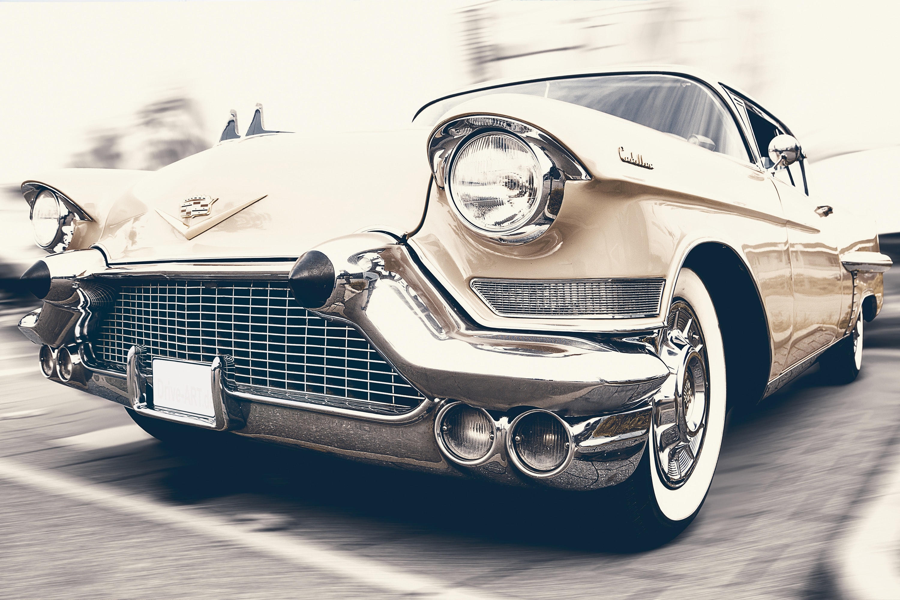 En gräddvit Cadillac